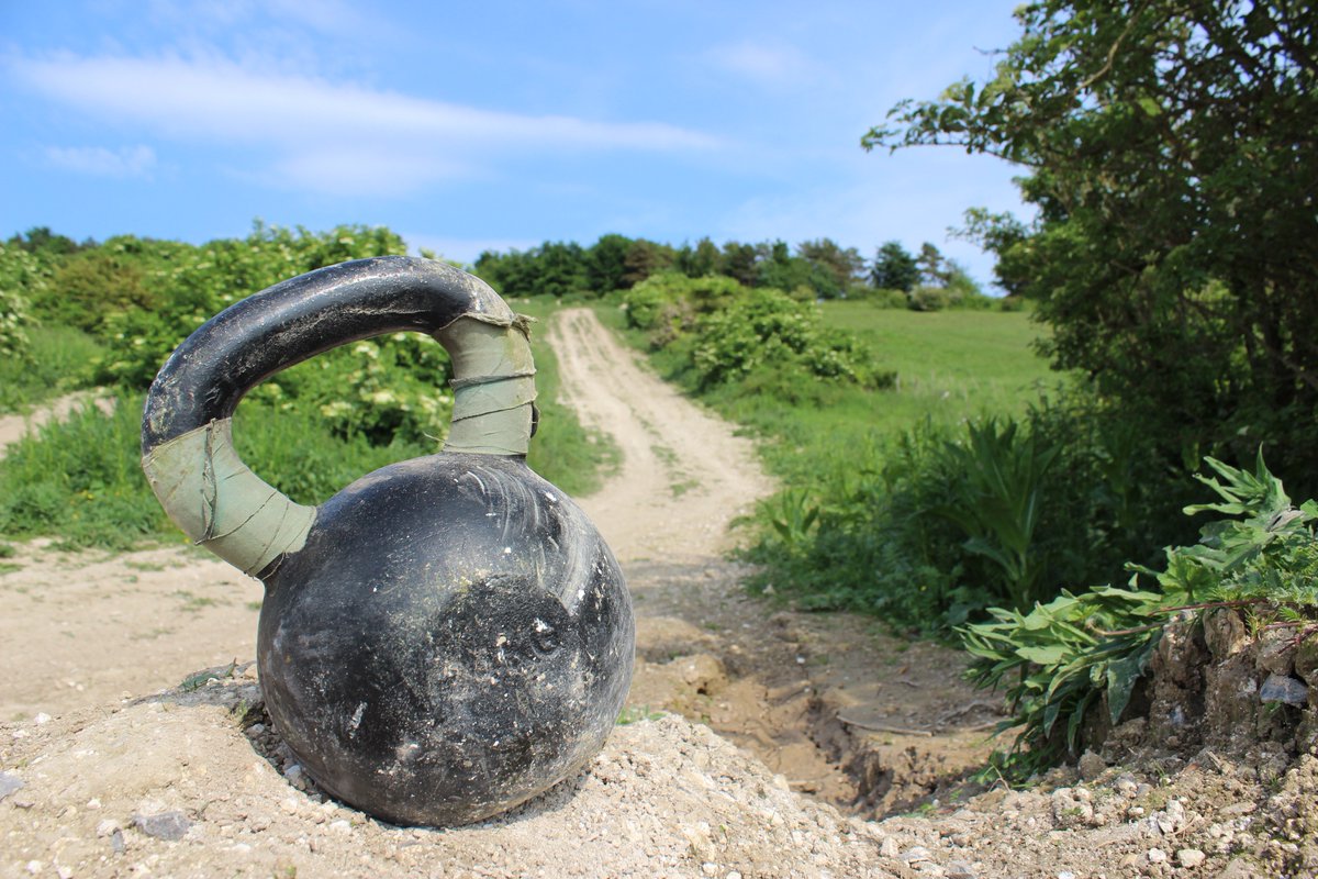 TheMadExplorers's tweet photo. 1 x kettlebell 1 x hill. Not the most pleasant experience I have had this week! #physinthebag #expeditionfive https://t.co/wFFwotggEi