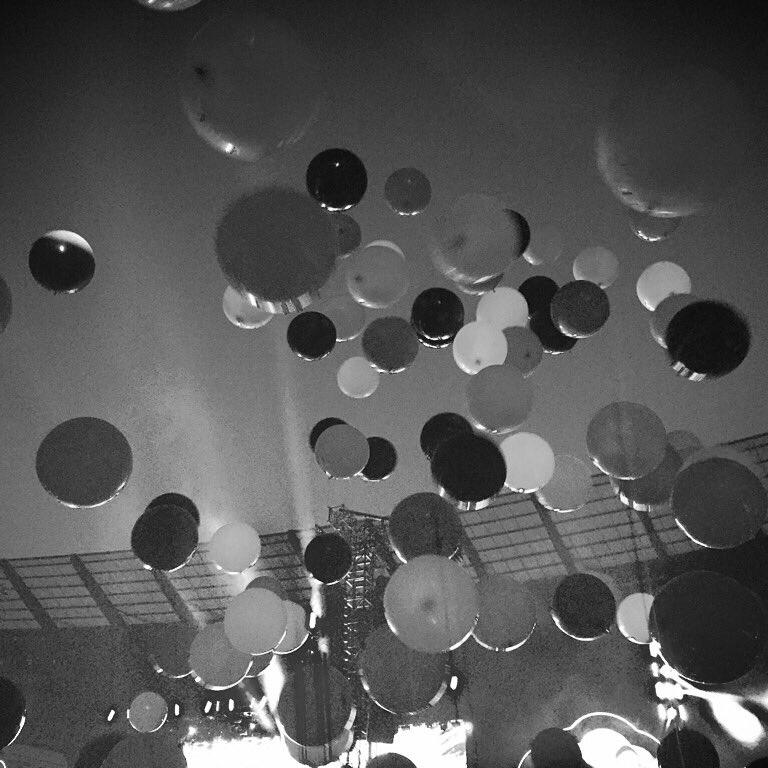 hollyz89's tweet photo. Saturday's shenanigans @coldplay https://t.co/WgU1piCm5w