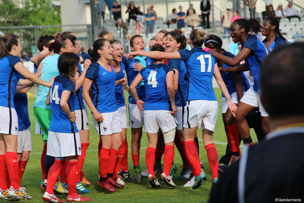 Gendarmerie's tweet image. ⚽️ La France championne du monde militaire de #Football féminin 🇫🇷🇧🇷 2-1 ! Bravo à nos 4 gendarmes ! #FierdelaFrance