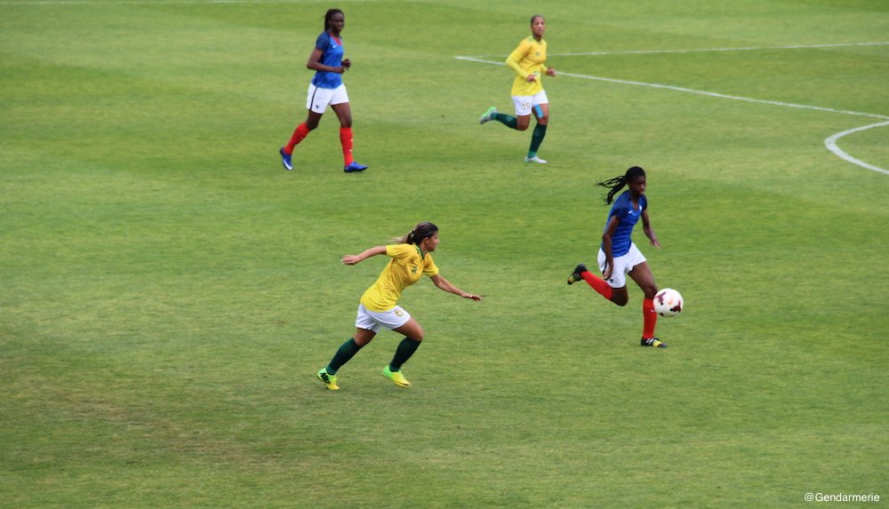 Gendarmerie's tweet image. ⚽️ La France championne du monde militaire de #Football féminin 🇫🇷🇧🇷 2-1 ! Bravo à nos 4 gendarmes ! #FierdelaFrance