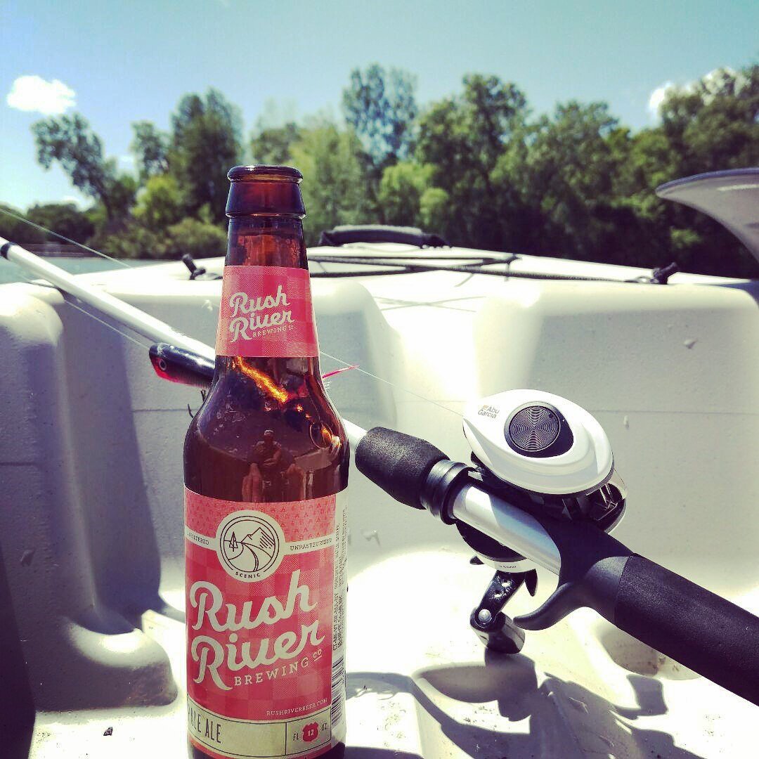 hohensteins's tweet photo. No fish for us - but great beer was always a guarantee with @rushriverbeer Scenic Pale Ale #surecatch @growlermag https://t.co/8opLV8xFkP