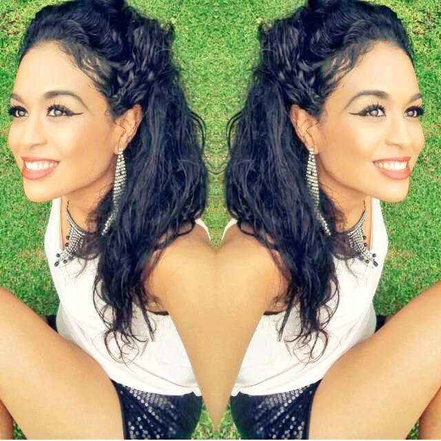 stephiedooks's tweet photo. Happy woman flow #happiness #HappyLife #fashionblogger #MixedReality #livelovelaugh #seychelloise #MisadventuresTour https://t.co/SMHfvzHbc6