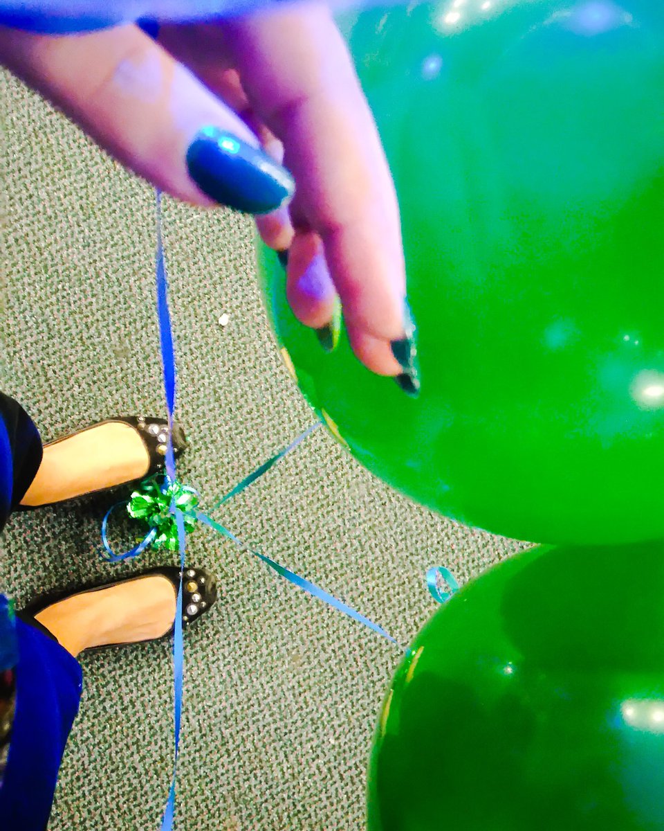 MaggyStylerd's tweet photo. Happy Monday! #maggystylerd #positive #colors #blue #green #fashionstyle #fashionblogger #lifestyle #goodmorning https://t.co/WCXKiPzmx2
