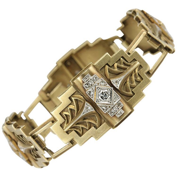 jessdnest's tweet photo. #Jewlery #inspiration on this #sunny #Monday #morning from this #Egyptian #revival #cuff. https://t.co/WOTMHSGL12