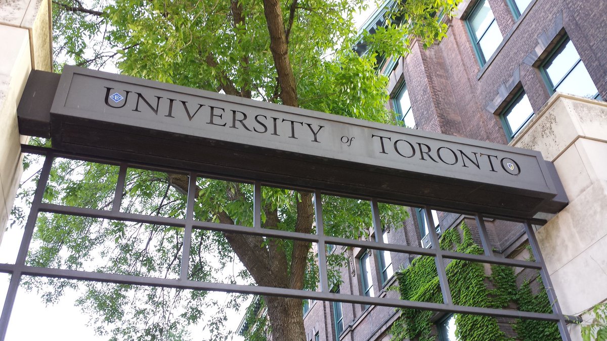 jenn03garcia's tweet photo. Up and early for the big day for my bro!!! #UofTconvocation #classof2016 🎓🎓🎓 https://t.co/Ca8nTe6hvr