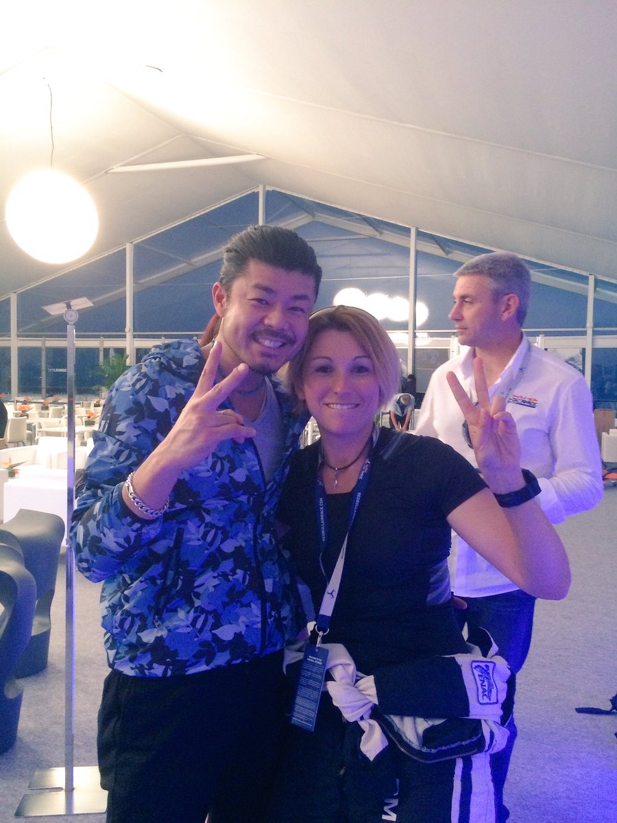 Sweet Kavakava Pa Twitter 史上初の女性パイロットのメラニー アストルと そして偶然後ろにいるのはポール ボノム レッドブルエアレース スカイラウンジ Japan Redbullairrace