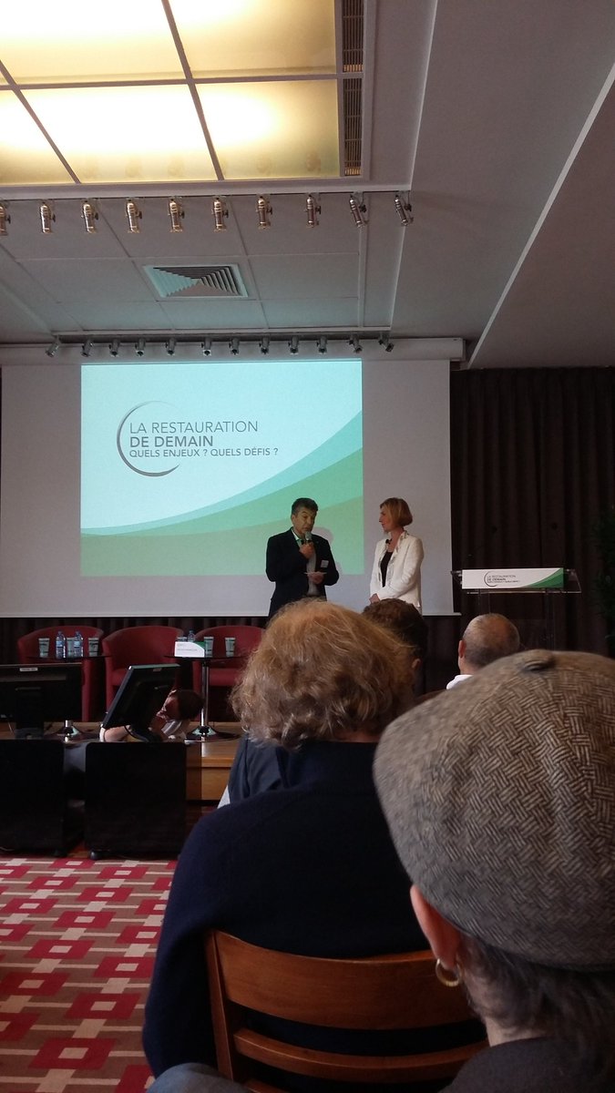 lRdurable's tweet photo. #Restaurationdedemain = #RestaurationResponsable. Pr preuve: #RegisMarcon , parrain de #lRdurable lance le colloque. https://t.co/yY68mRqM3h