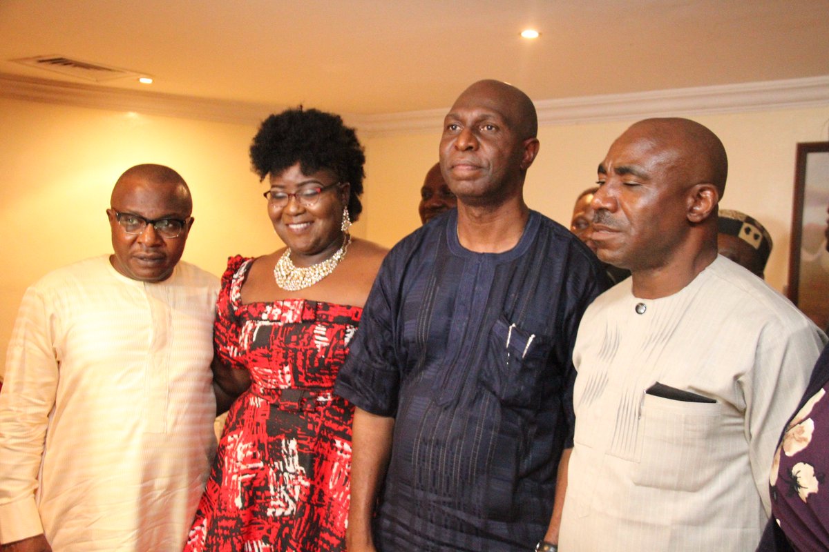 NigerDeltDevCom's tweet photo. Top Media Practitioners hosted Ag. MD/CEO, #NDDC, Mrs. Ibim #Semenitari, at a dinner in Lagos on 4th June, 2016. https://t.co/mJXvoTxyGO