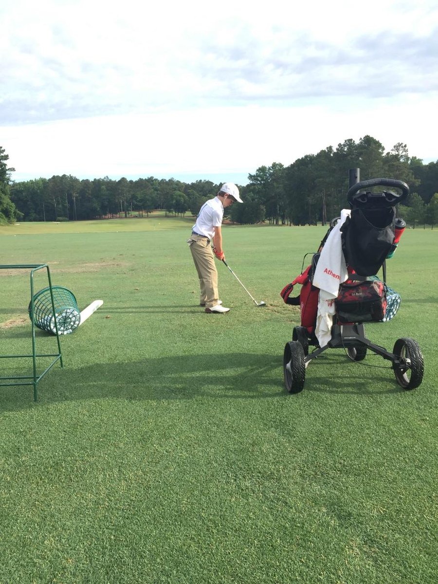 FreddyIce1's tweet photo. Almost go time! Got Big @johnbgurley1 on the bag. @GSGA @AthensCC @Garbinc #juniorgolf #garbgolf https://t.co/ogS1v83DH4