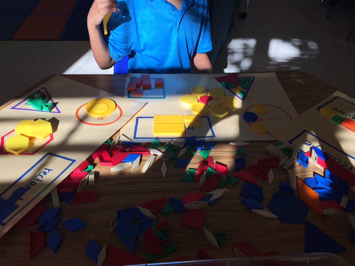 kate_bouch21's tweet image. Early morning shape sort in Room 5 #sunshine #mathgroup #nle16