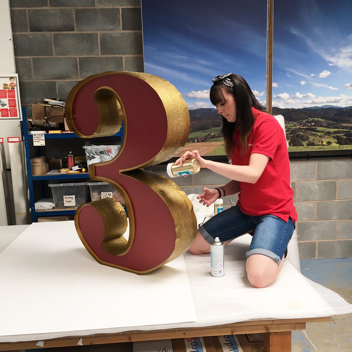 ImpressionLtd's tweet image. Here's our Steph covering the whole workshop in sparkles #glitterexplosion