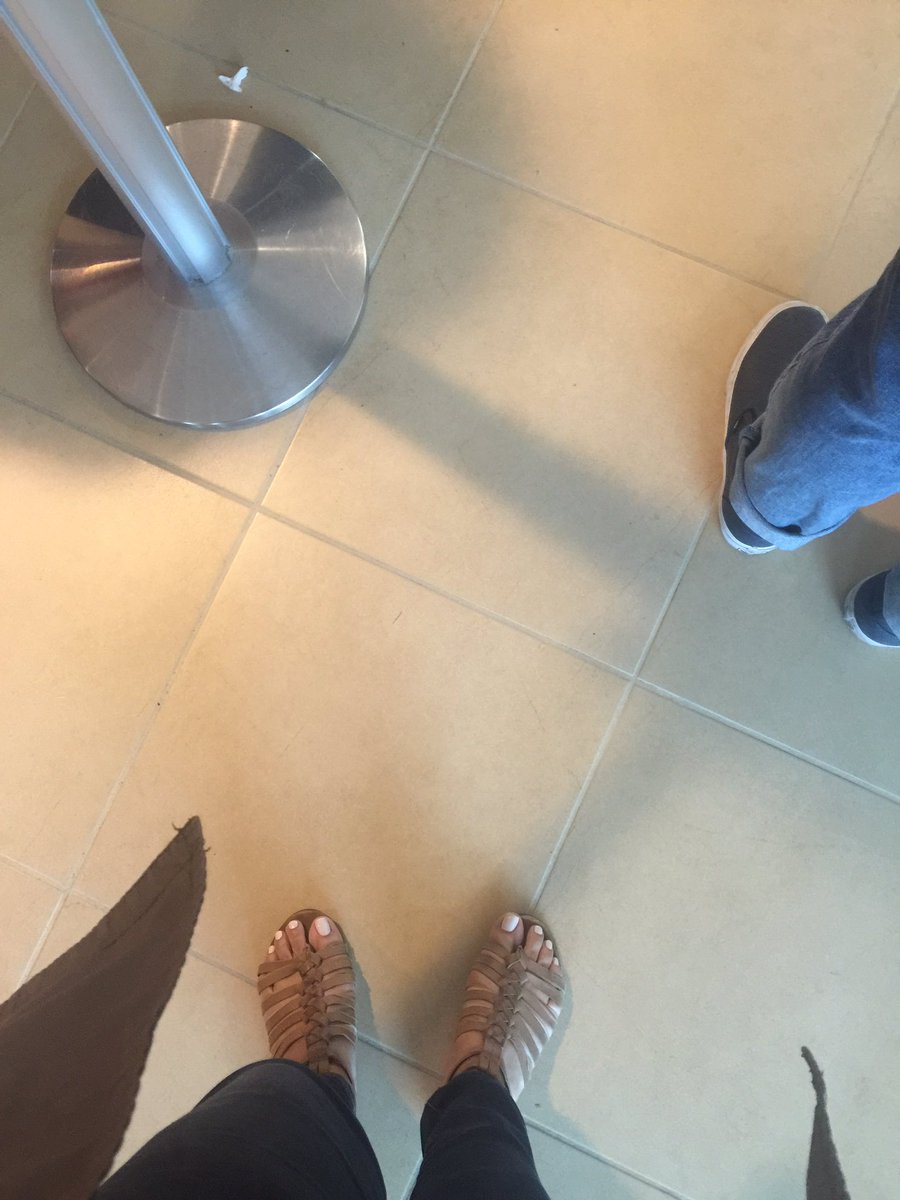 TheSheilaNorth's tweet photo. Happy Monday. Be productive #movingforward #lineup1 https://t.co/6DH7idA3TN