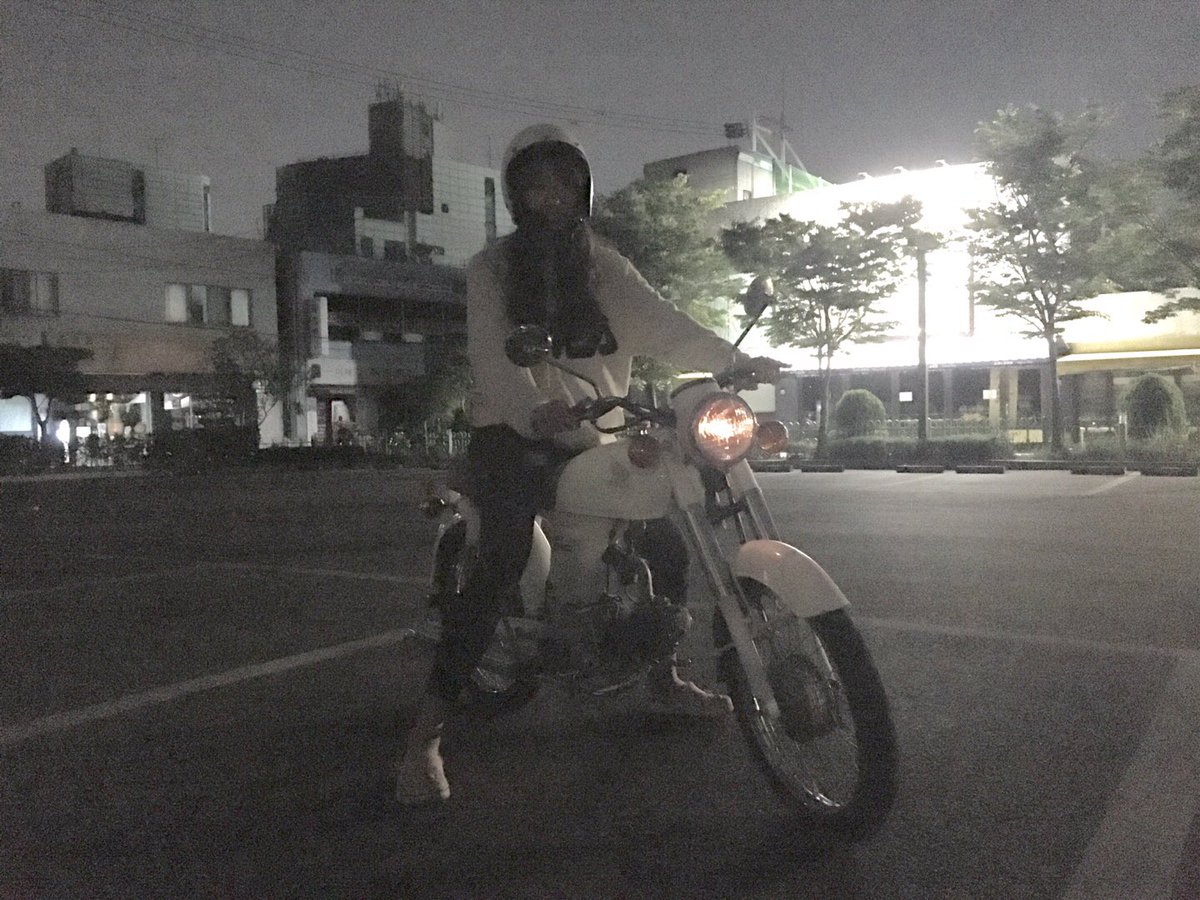 bitchnotyet's tweet photo. 금요일에 드디어 내품에 안긴 벤리🏍💕 내일 번호판 달러가야지이🎶 https://t.co/3YbUdTm9pG