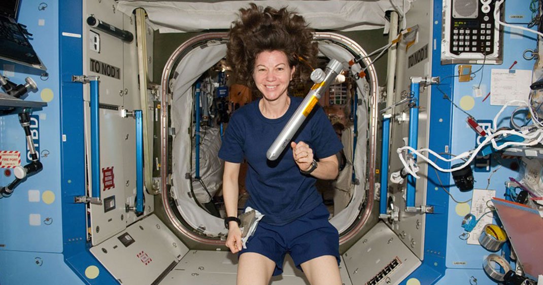 DailyGeekShow's tweet image. Comment font les femmes astronautes lorsqu’elles ont leurs règles dans l’espace ? 
soocurious.com/fr/?p=390883