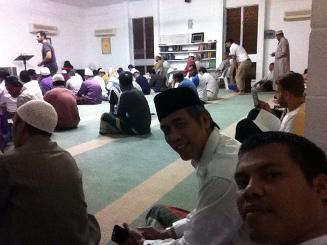 LubisYandra's tweet photo. Persiapan tarawih dimesjid Darwin https://t.co/H78VcQF7Ef