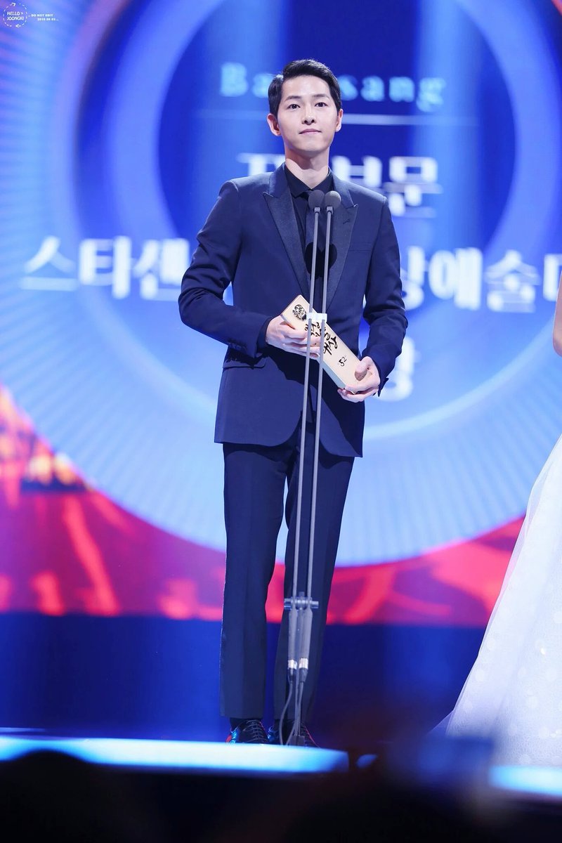 sjkfacts's tweet photo. 160603 SJK 52nd Baeksang Arts Awards (Pics by o_z &amp; hello joongki) https://t.co/pdP8xutRcV