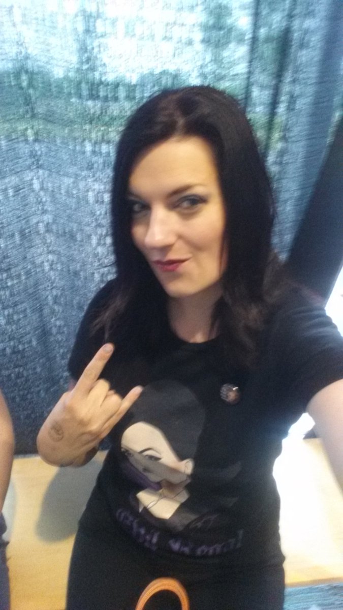 TammyB_82's tweet photo. Representing @OnceABC & @LanaParrilla at @NFComicCon #EvilRegal #Regina #OUAT #NFCC #NFCC2016 https://t.co/csRHcQvhha