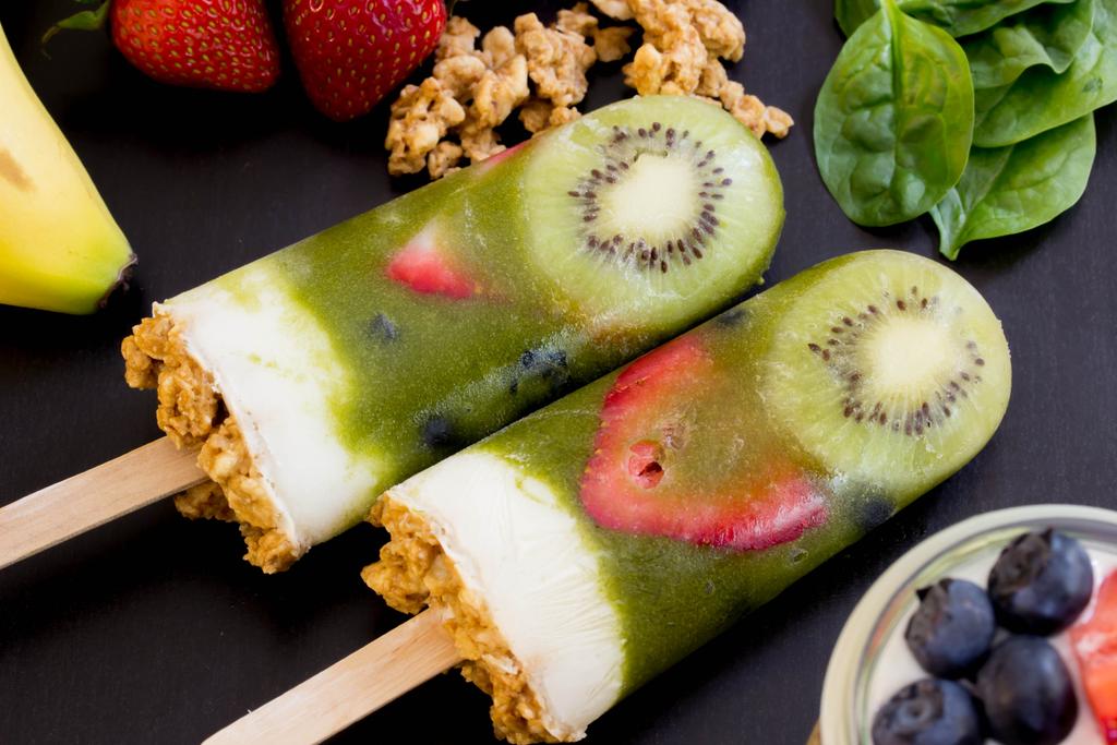 katrinaskitchen's tweet photo. Breakfast turned into a sweet treat! https://t.co/9RCCJuY6IB Green Smoothie Parfait Popsicles @adamideast #barnparty https://t.co/1BYWTbRXYf