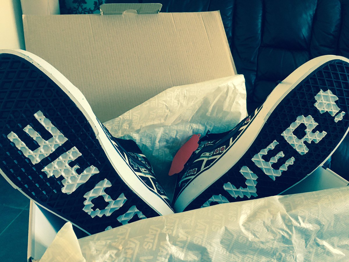 SalienceGas's tweet photo. Look what just turned up #Vans #NesVans #RetroVans #Nes #Nintendo #Game #Over #GameOver #Controller https://t.co/nByhHQr0Ih