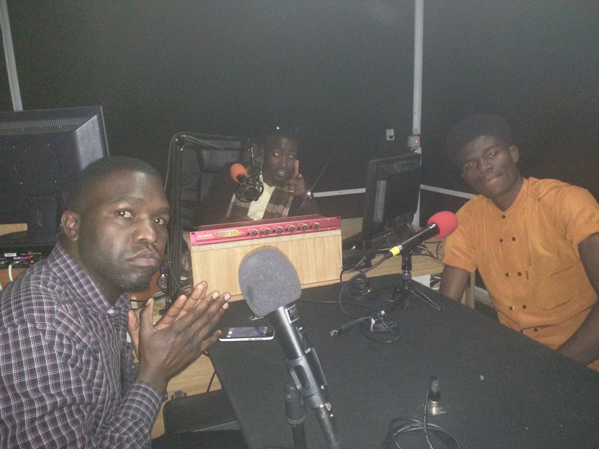 TLowBaddest's tweet photo. #YarFm #Interview @2016 We Plan on the Coup @GwapMusicENT https://t.co/Zm5gatCcH1