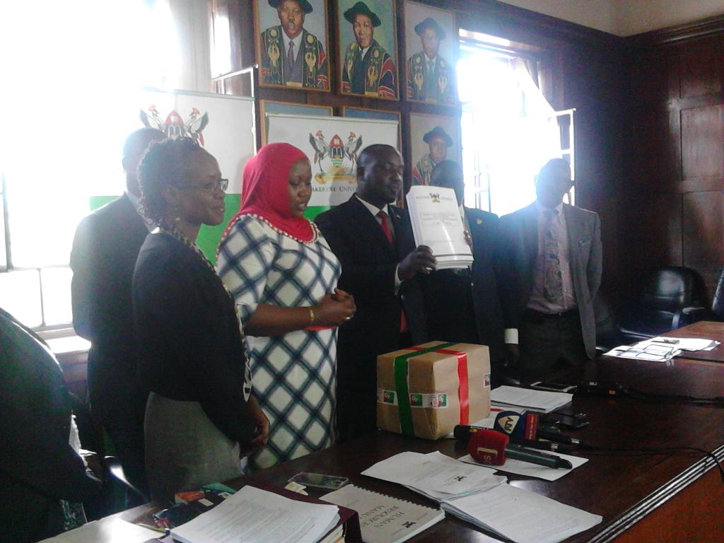 joycebagala1's tweet photo. Akakiiko akaatekebwawo okunoonyereza kakizudde nti @drstellanyanzi omulimu yaguweebwa mu bukyamu #RotAtMISR https://t.co/x9ZPnNI3nd