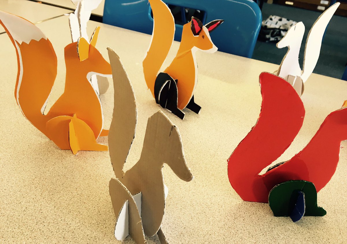parkillustrates's tweet image. #yr7 #graphicsstudents learning #structuraldesign #corrugatedboard  #foxes @ParkBarnstaple     @Atlas_Packaging