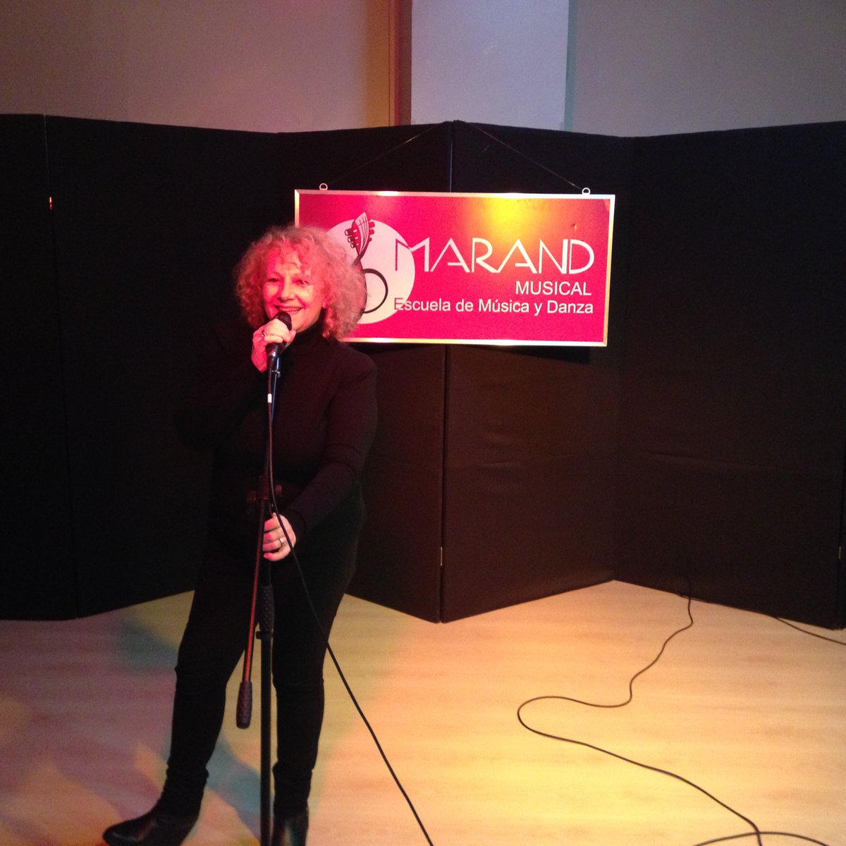 #Semana a full! Di clases de lun a dom,pero con todo mi amor! Empiezo la semana cn todo! #VocalCoach <a href="/MarandMusical/">Marand Musical</a>