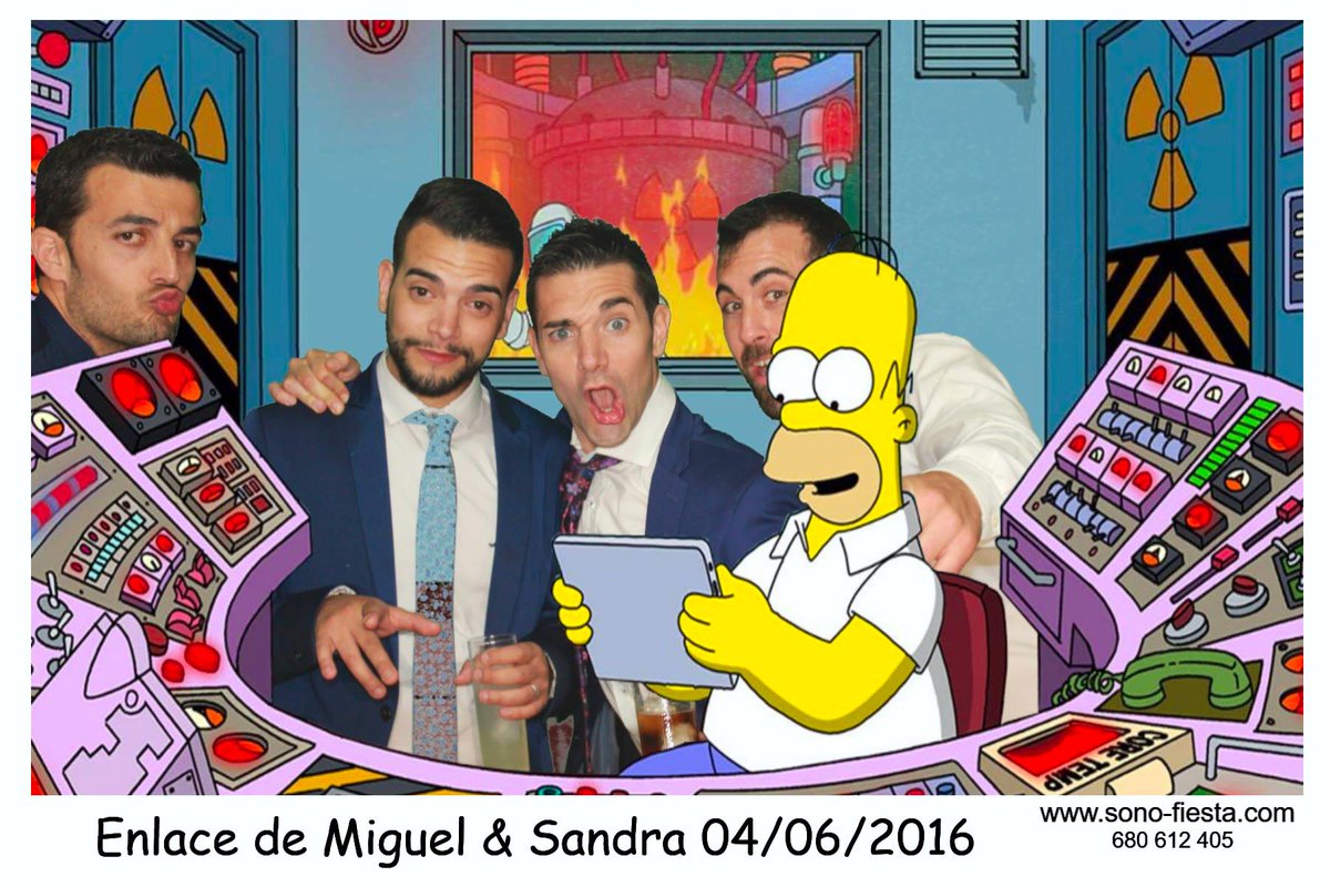 Sonofiesta's tweet photo. La central de Springfield acoge invitados en la boda de Miguel &amp; Sandra. Photocall con Chroma Key 3SC https://t.co/xA5BQUjSnP
