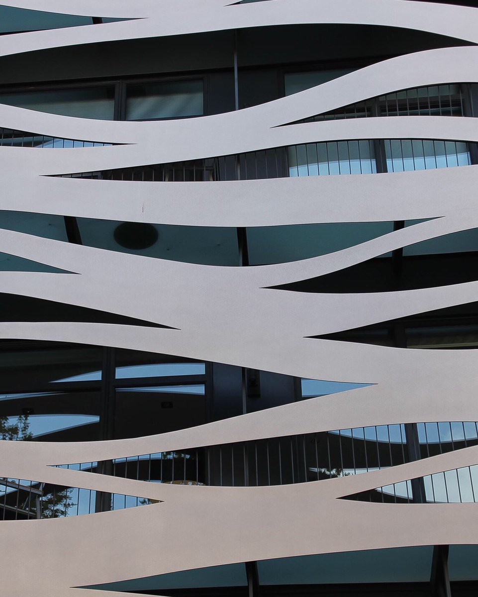 amazingarq2's tweet photo. Toyo Ito facade #architecture #modern #curves #toyoito #cool https://t.co/MjRfZG6n6z