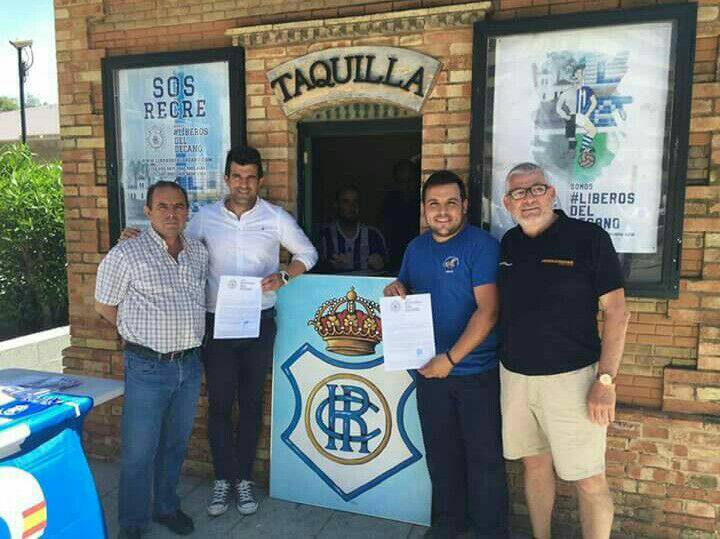 DiverLaCinta's tweet photo. Junto a @autopartshuelva somos #capitanesdeldecano en apoyo a #liberosdeldecano #SOSRecre salvemos a @recreoficial https://t.co/OM8yk9yECJ
