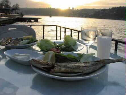 sevko36's tweet photo. İPNESİNE GAHPESİNE GÜZEL BİR İFTAR SOFRASI https://t.co/pMpSqEzpBR