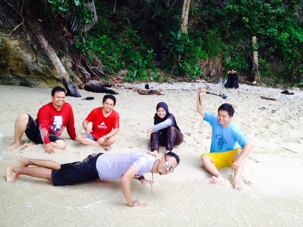 Rafly_Lahusen tweet media