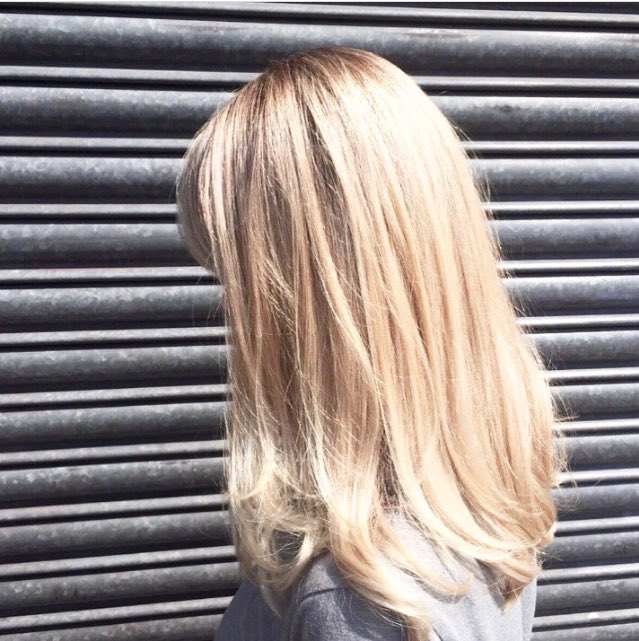 BLEACHLONDON's tweet photo. Suns out, burnt out 🐝🐝 @sapphireringlet https://t.co/s2T94OFw69