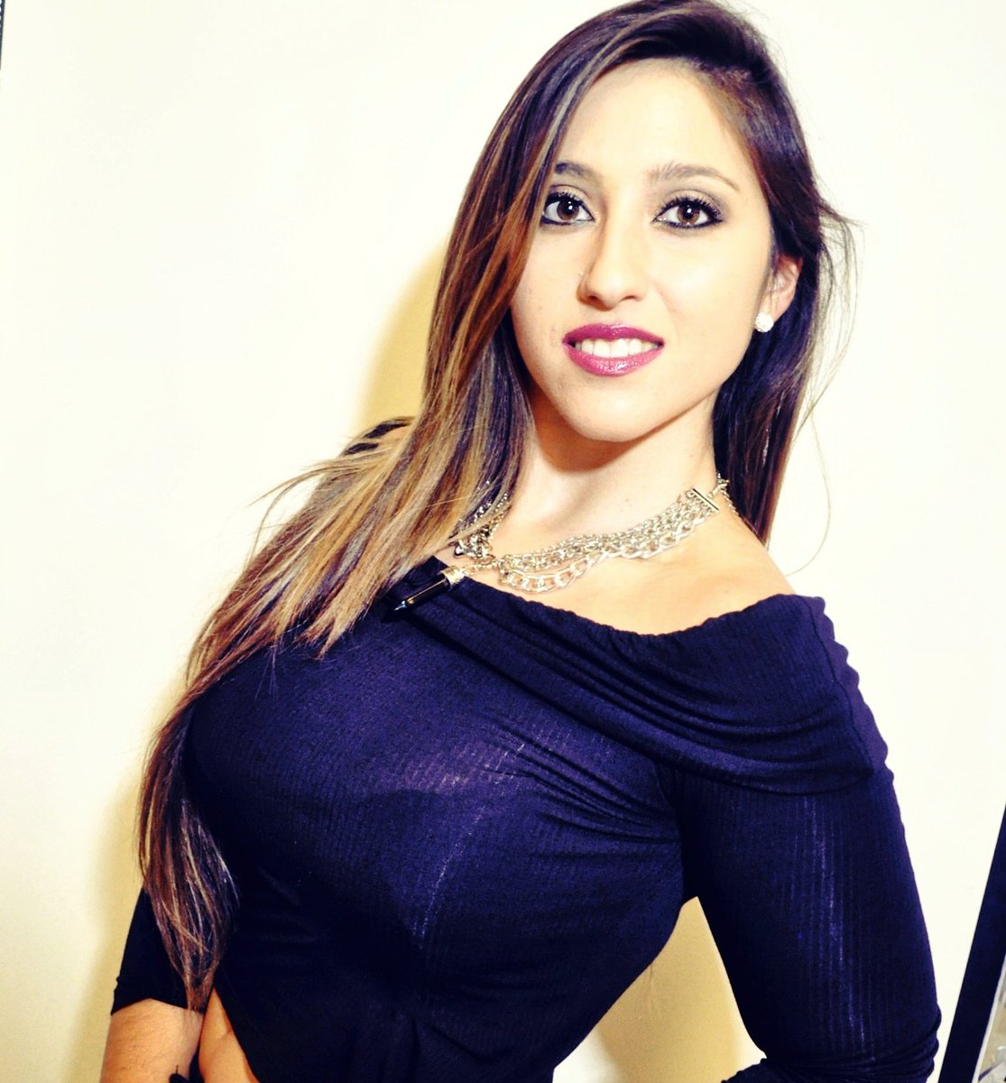 Lo ultimo en moda, a mostrar los hombros mujeres bellas!! Hay que animarse! Maquillaje <a href="/MaryKay/">Mary Kay</a> #losmejoresdelmundo