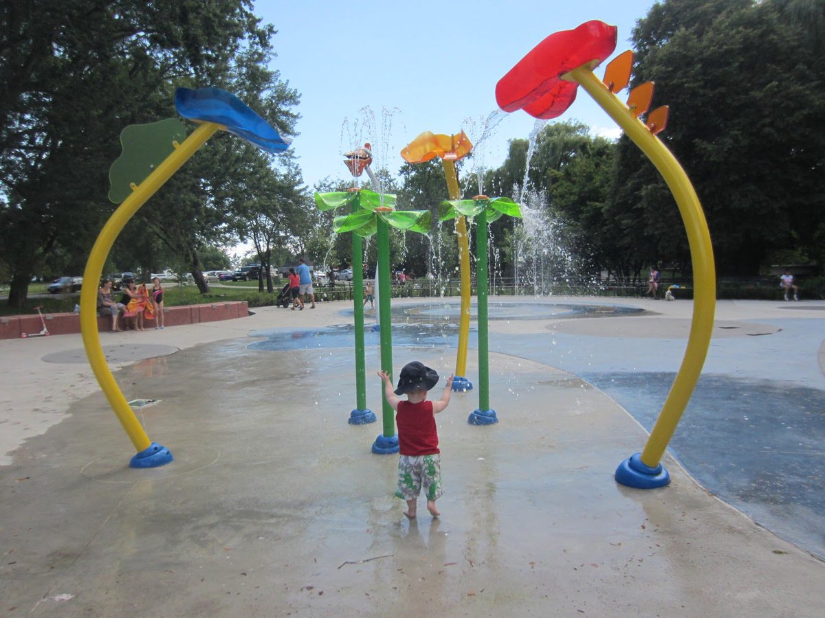 Sarabethbug's tweet photo. 10 free #splashpads & #wadingpools for kids in the #GTA https://t.co/tpxTA5yPGT #Toronto #the6ix #ParksTO https://t.co/tIEfOzQmMs