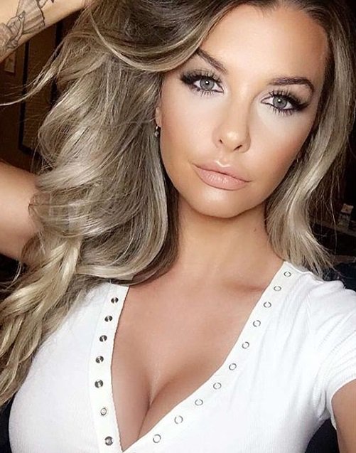 Rise and Shine to @tweetemilysears  for #ModelMonday ☀? https://t.co/P1rrKstpXp