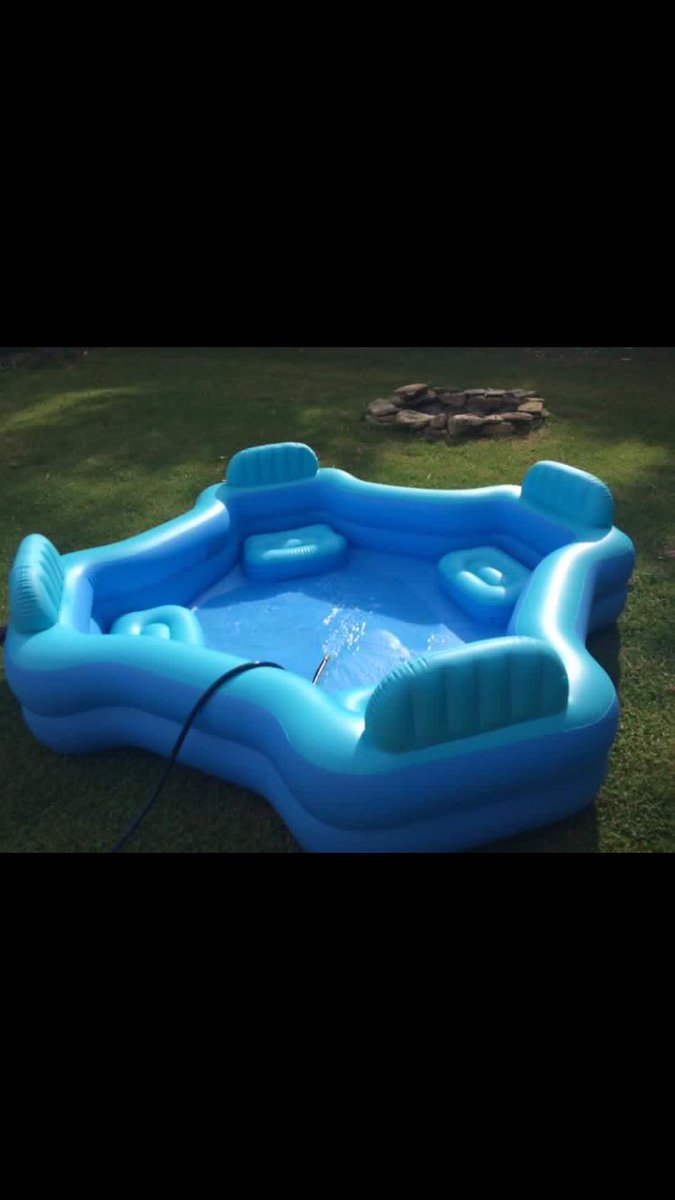 linzykayee's tweet photo. Why yes, yes I did buy this at 3am online &amp; will be chillin in it today #success https://t.co/jDaRwR34Wt