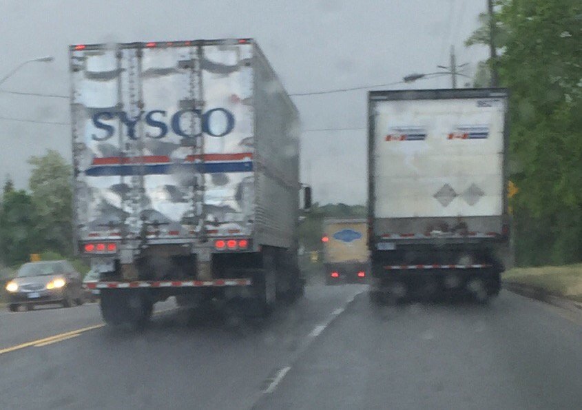 TheCreativeLink's tweet photo. #NeedParkway, what's up driving southbound on Chemong Rd @ 10am? https://t.co/gRwf8I8Rml