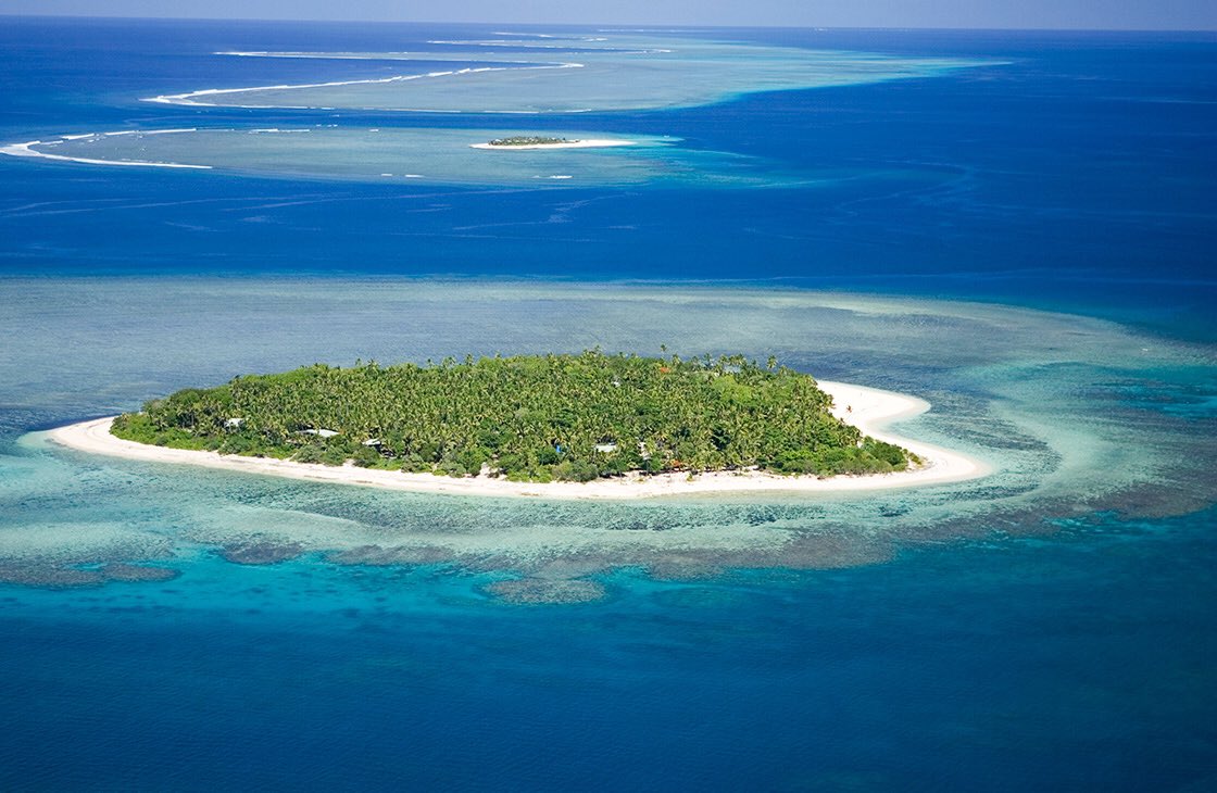 FranckLacaze's tweet photo. #FijiPro off ce soir et probablement pour quelques jours. Gros swell annoncé sur la fin de waiting period.
#MCSsurf https://t.co/D5fYHZIRRB