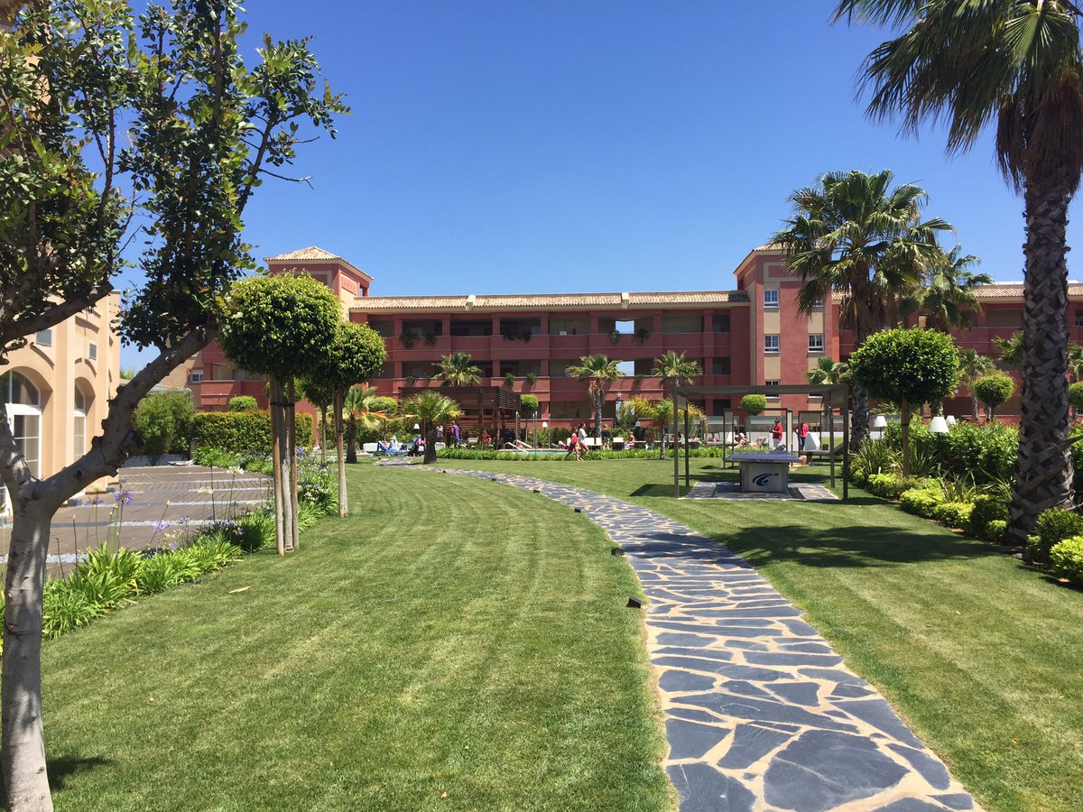 jafsocorristas's tweet photo. Comenzamos temporada de piscinas en @AMAResort #Islantilla.
8 años velando por tu seguridad #JAFSOS @Varelas5 https://t.co/xsap2shMTV