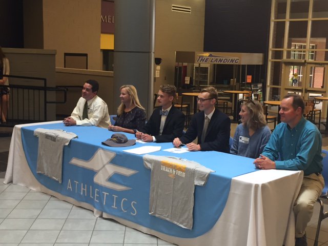 James_Clemens's tweet photo. New Story: Recap: Beane and Schmidt Sign With Birmingham Southern https://t.co/M6q8tStWUm https://t.co/jsrTPkjpTc