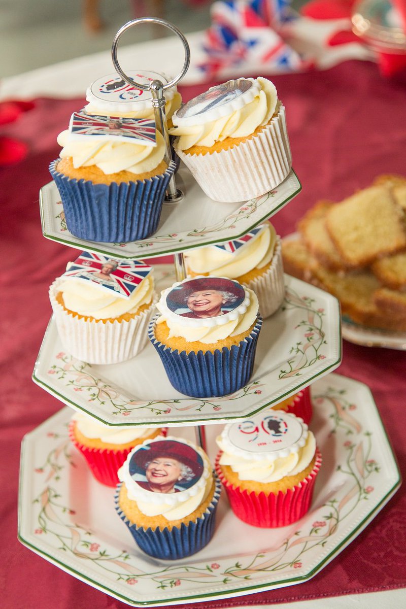 FriendsElderly's tweet photo. Join us in sending warm wishes to our patron The Queen &amp; 90 y/olds everywhere! https://t.co/VlHZLux4l8 #thequeenat90 https://t.co/AOWsIF2QH4