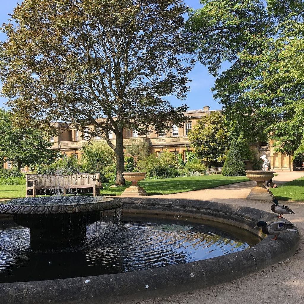 onenoteforever's tweet photo. #Oxford #Botanic #Gardens #paradise https://t.co/aNnLKnisPM https://t.co/NP6QXAHyjr