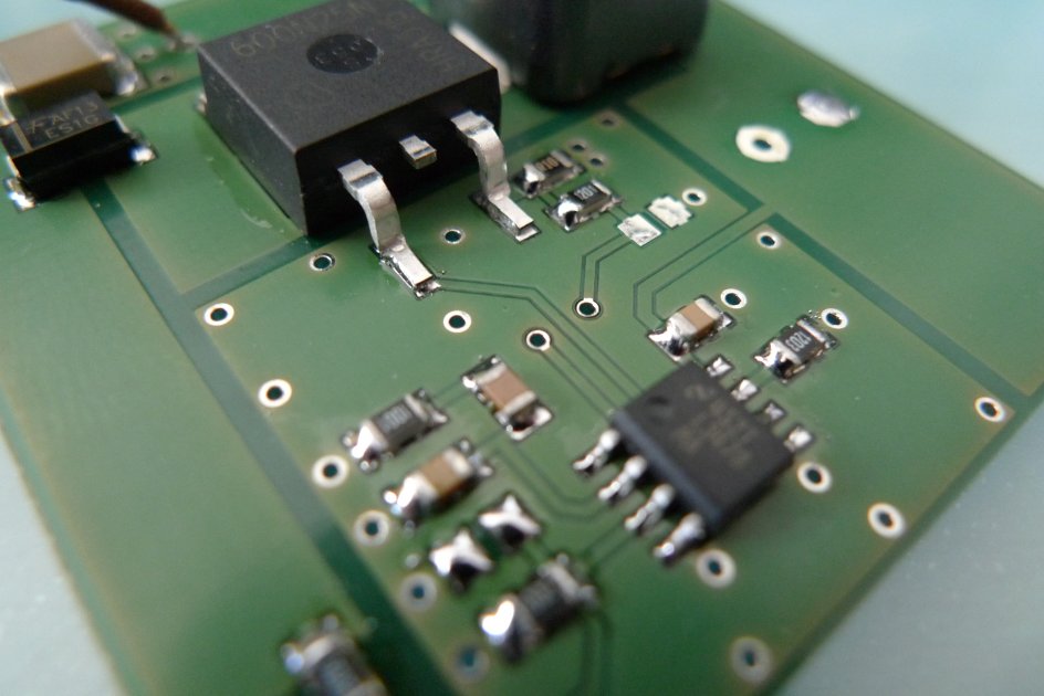 AnalogAudioEng's tweet image. Prototype 4W, 24V In / 200V Out tube power supply. If you want one for your own projects PM me. #tube #powersupply