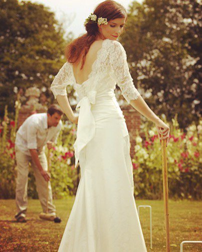 ABWBUK's tweet photo. Quintessentially British! 👌🏽 #vintagevibes #weddingday #MUA. #muatraining #muacourses #makeupartist https://t.co/IYTL6Wc1Mu