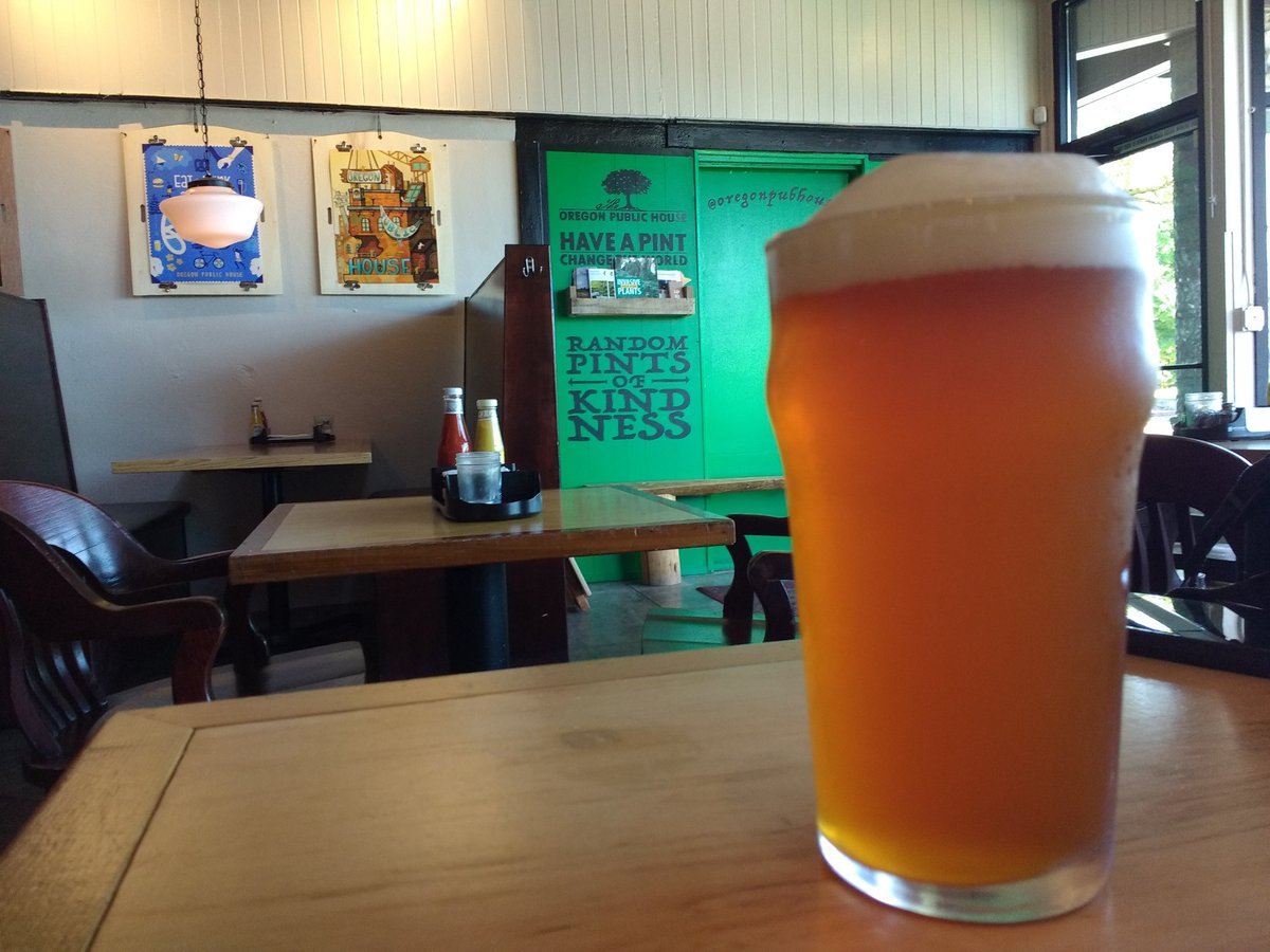 RT <a href="/FoodieDrinkie/">フーディー・ドリンキーツアー</a>: 🍺「ビールを飲んで世界を変えよう！」を合言葉に活動してるNPOのブルワリー。利益は色んな団体に寄付されます。とってもポートランドっぽい！ #クラフトビール <a href="/oregonpubhouse/">Oregon Public House</a>