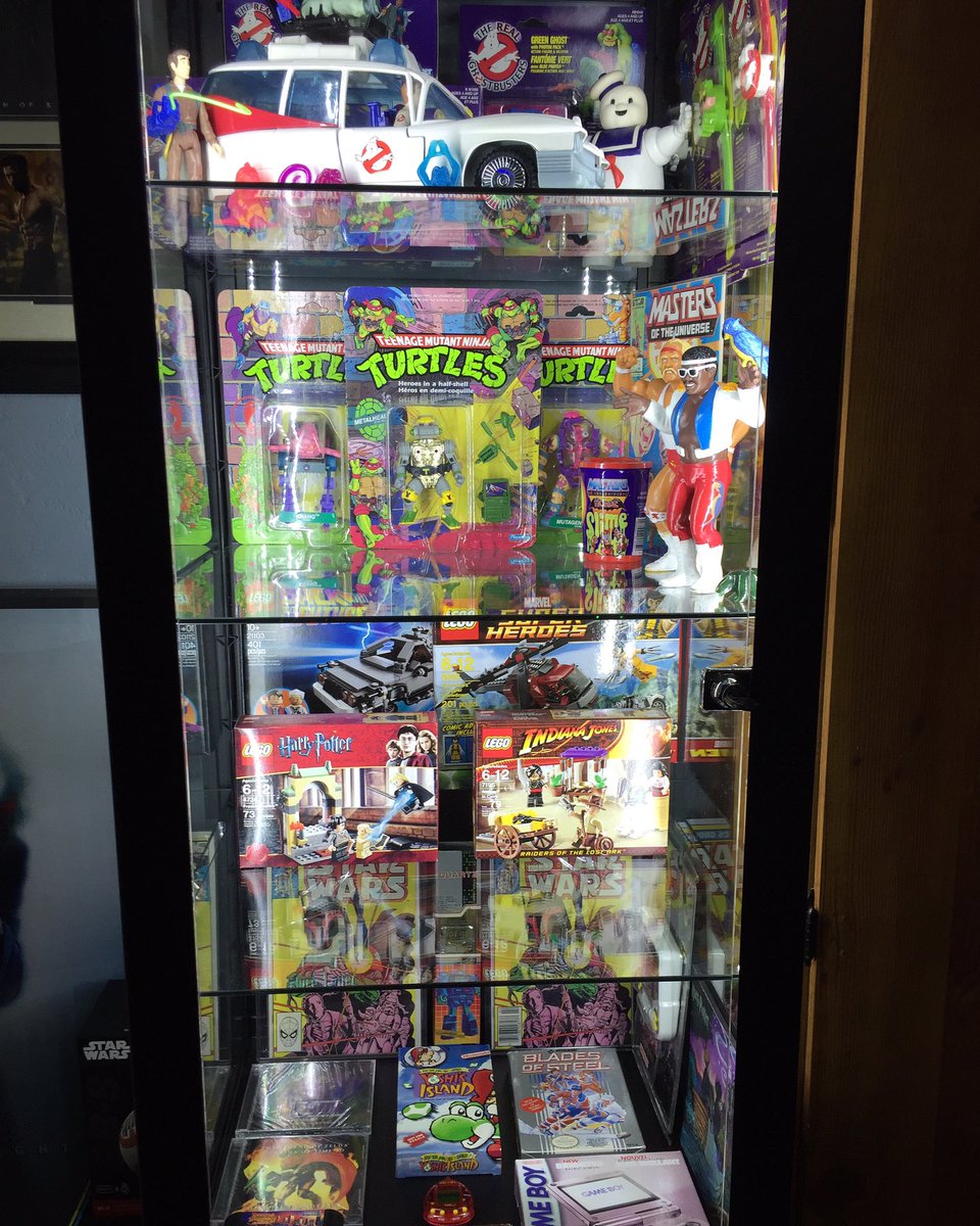 Laura_Legends's tweet photo. Some of my collection in my toy room! Reviews coming soon #Ghostbusters #lego #tmnt #toycollection https://t.co/lIuSVWehCd