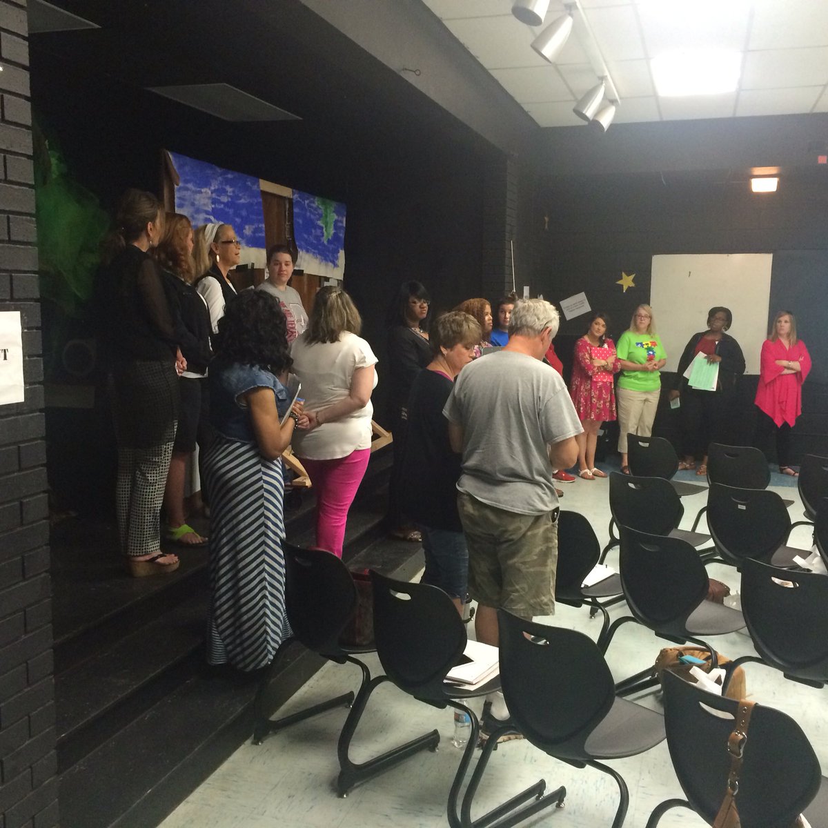 MillerCountyFCS's tweet image. #financialfun with @Hendrix_LJ @UAEX_edu at North Heights Jr High