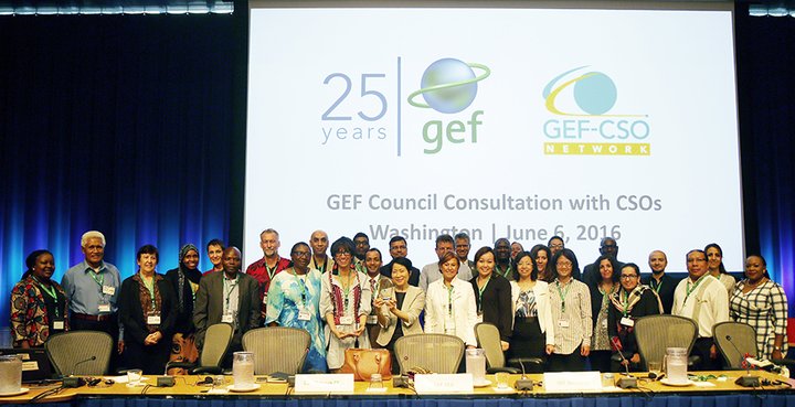 theGEF's tweet photo. CSOs with @theGEF CEO Ishii marking milestones: #GEF-CSO Network celebrating 21 years; GEF celebrating 25 years. https://t.co/qryrZ1NJZj