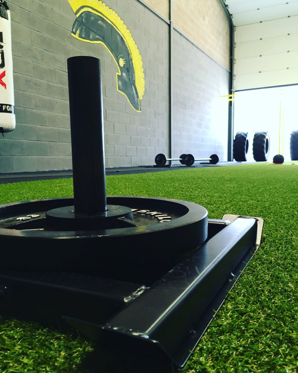 STRENGTH CAMP NIGHT 😈 
Minute long stations
Caffein needed ☕️💀